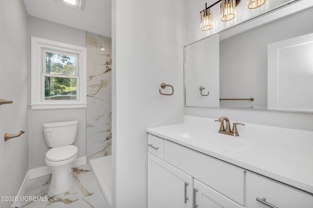 7 Bellflower Court, Toms River, NJ 08755