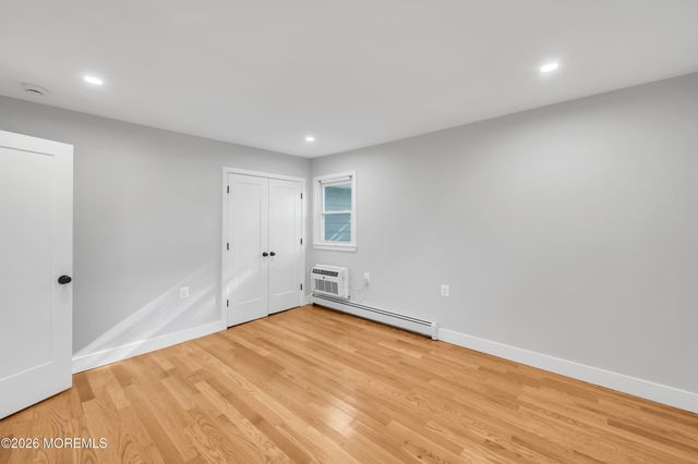 7 Bellflower Court, Toms River, NJ 08755