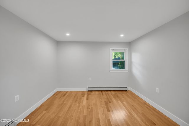 7 Bellflower Court, Toms River, NJ 08755