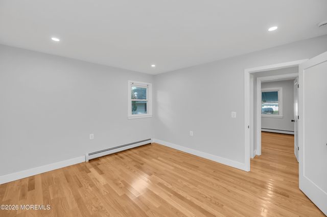 7 Bellflower Court, Toms River, NJ 08755