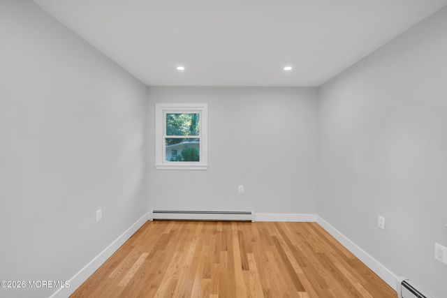 7 Bellflower Court, Toms River, NJ 08755