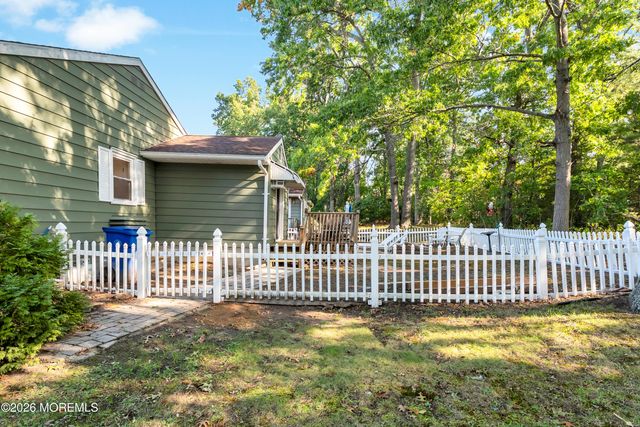 7 Bellflower Court, Toms River, NJ 08755
