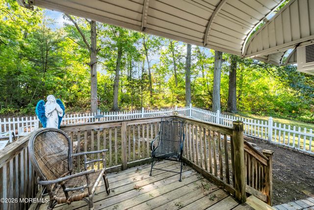 7 Bellflower Court, Toms River, NJ 08755