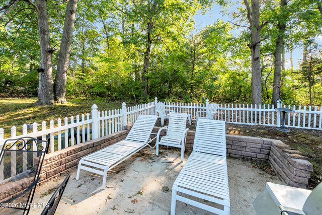 7 Bellflower Court, Toms River, NJ 08755