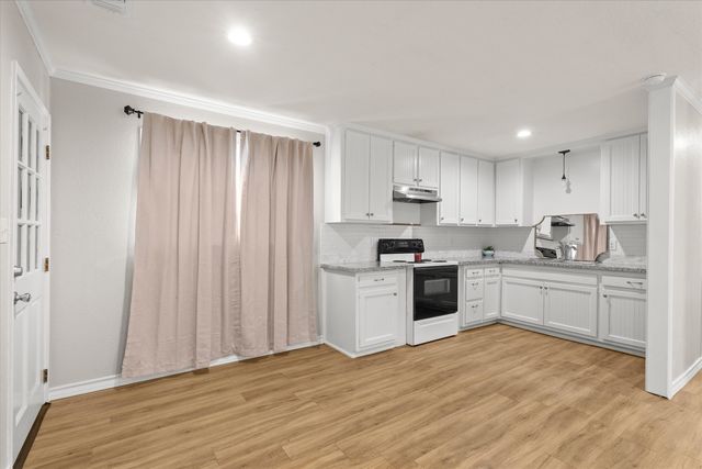 127 Flint Avenue, Levelland, TX 79336