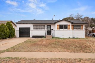 127 Flint Avenue, Levelland, TX 79336