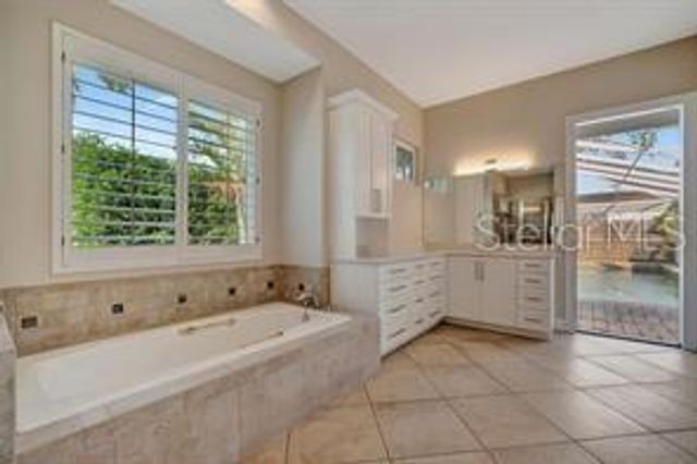 1511 N LAKE SHORE DRIVE, Sarasota, FL 34231