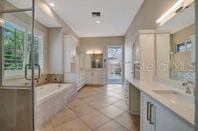 1511 N LAKE SHORE DRIVE, Sarasota, FL 34231