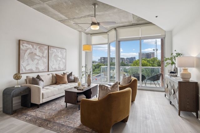 600 12th Ave S Apt 627, Nashville, TN 37203