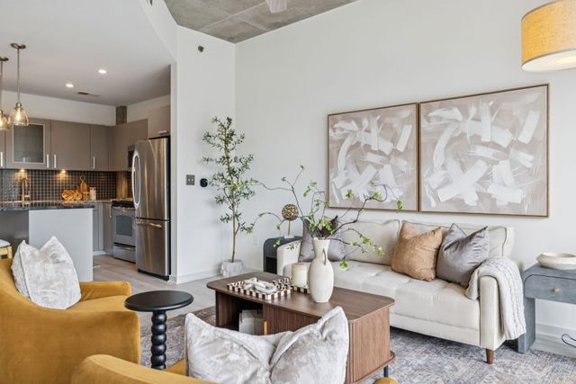 600 12th Ave S Apt 627, Nashville, TN 37203