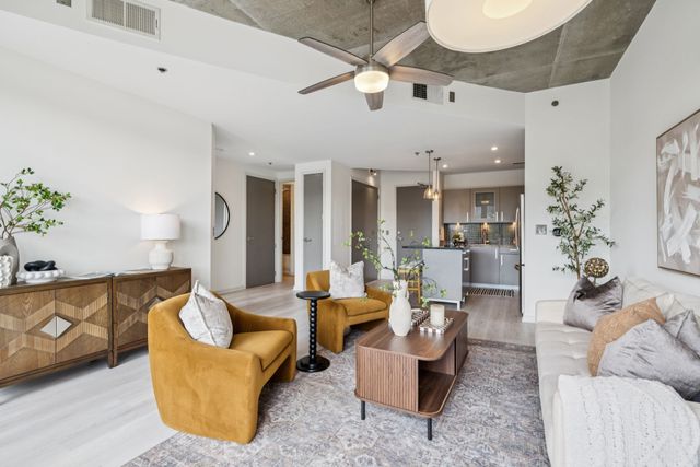 600 12th Ave S Apt 627, Nashville, TN 37203