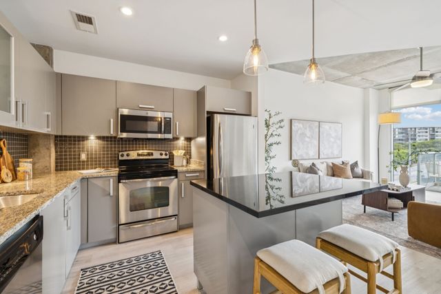 600 12th Ave S Apt 627, Nashville, TN 37203