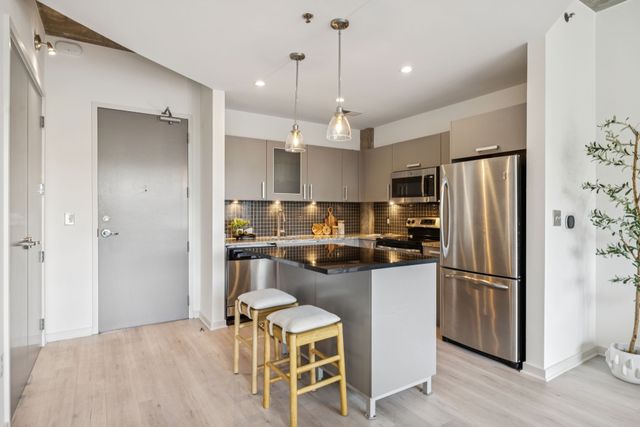 600 12th Ave S Apt 627, Nashville, TN 37203