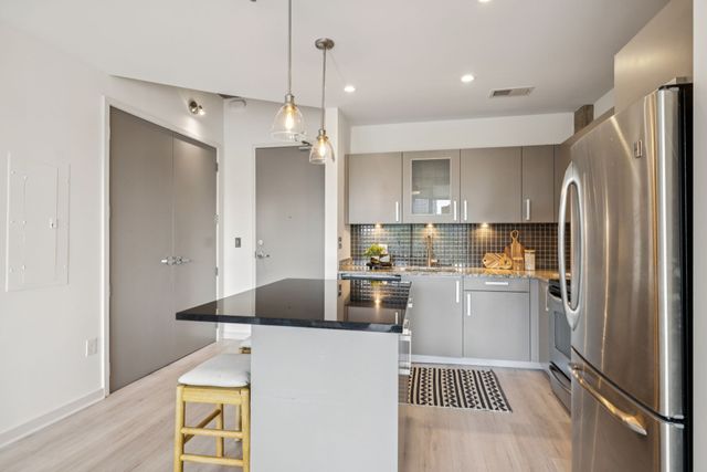 600 12th Ave S Apt 627, Nashville, TN 37203