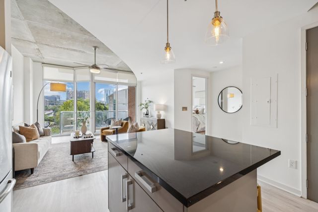 600 12th Ave S Apt 627, Nashville, TN 37203