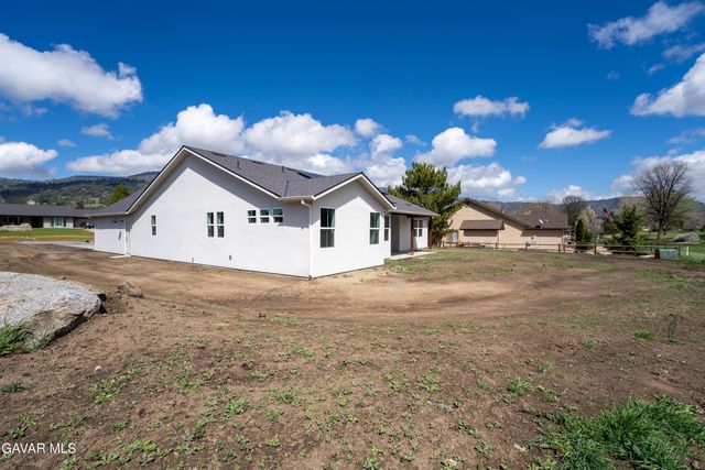 29840 Pinedale Drive, Tehachapi, CA 93561