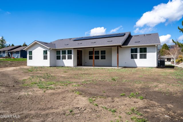 29840 Pinedale Drive, Tehachapi, CA 93561
