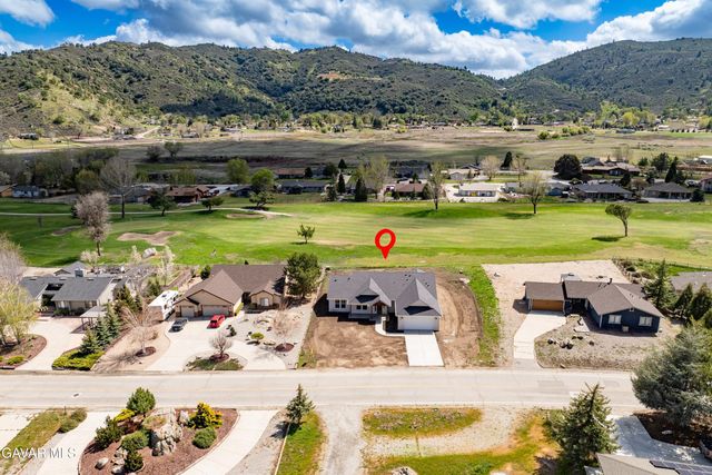 29840 Pinedale Drive, Tehachapi, CA 93561
