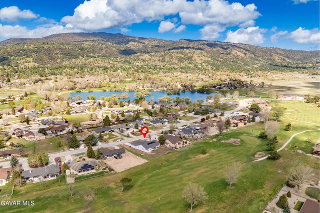 29840 Pinedale Drive, Tehachapi, CA 93561