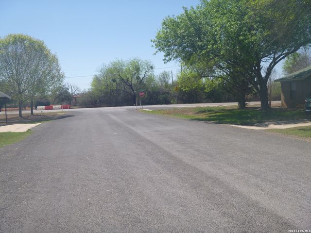 2820 County Road 1129, Pearsall, TX 78061