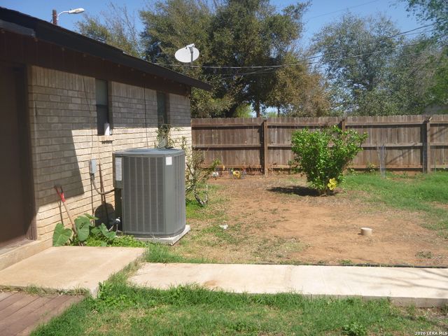 2820 County Road 1129, Pearsall, TX 78061