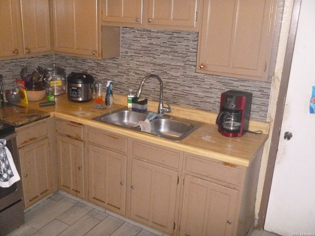 2820 County Road 1129, Pearsall, TX 78061