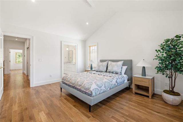 351 SE 4th Street, Bentonville, AR 72712