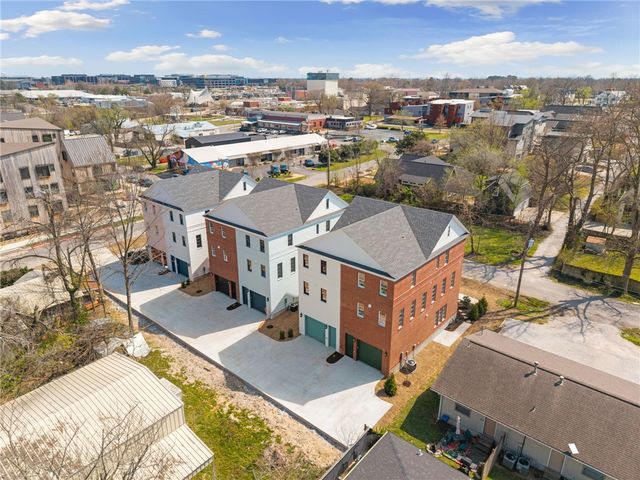351 SE 4th Street, Bentonville, AR 72712