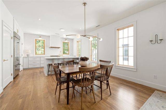 351 SE 4th Street, Bentonville, AR 72712