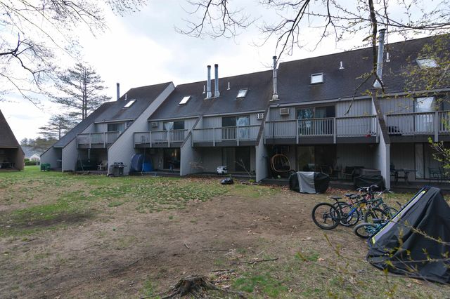 5 Harwich Court, Merrimack, NH 03054
