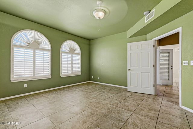 170 CHERRY HILL Lane, Santa Teresa, NM 88008