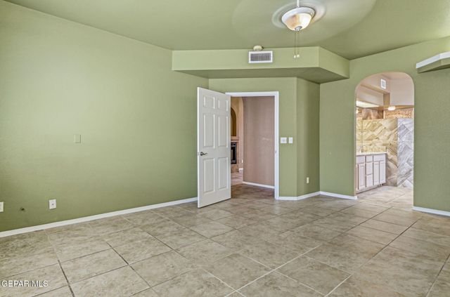 170 CHERRY HILL Lane, Santa Teresa, NM 88008
