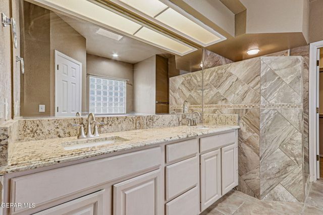 170 CHERRY HILL Lane, Santa Teresa, NM 88008