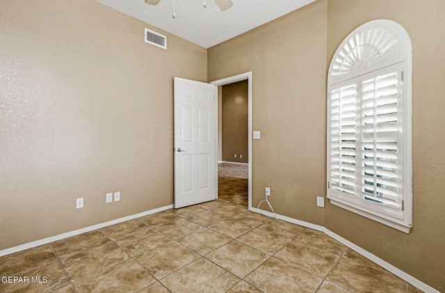 170 CHERRY HILL Lane, Santa Teresa, NM 88008