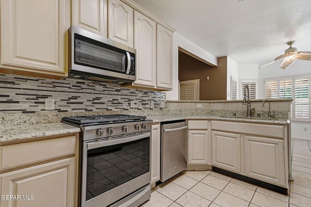 170 CHERRY HILL Lane, Santa Teresa, NM 88008