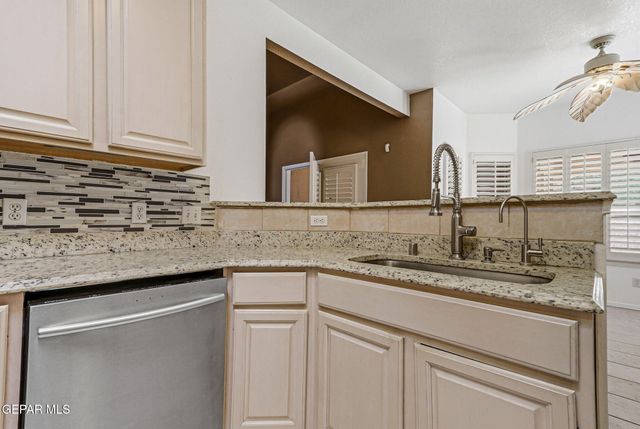 170 CHERRY HILL Lane, Santa Teresa, NM 88008