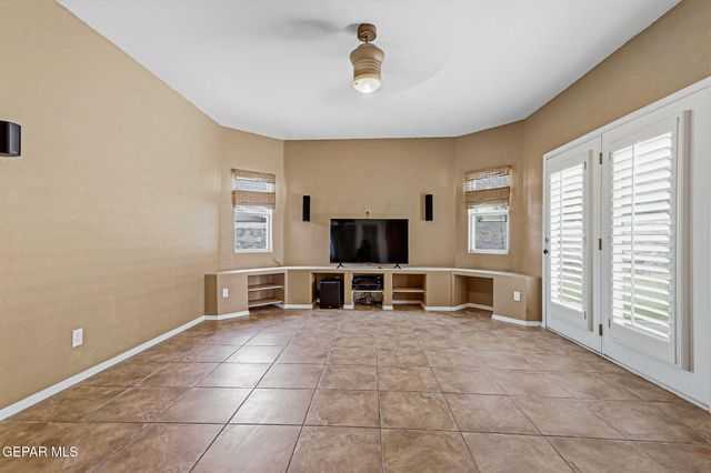 170 CHERRY HILL Lane, Santa Teresa, NM 88008
