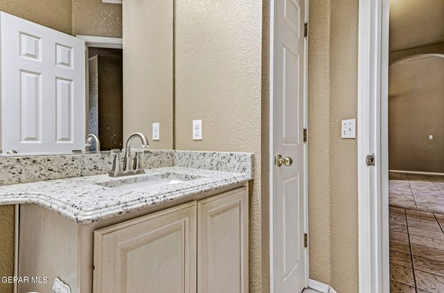 170 CHERRY HILL Lane, Santa Teresa, NM 88008
