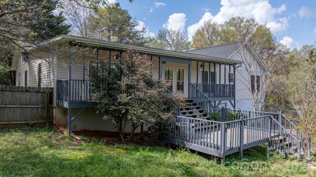 1604 4th Street NE, Hickory, NC 28601