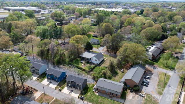 1604 4th Street NE, Hickory, NC 28601