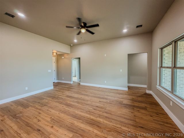 18040 S Vaughn Road, Hulbert, OK 74441