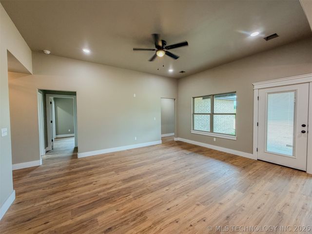 18040 S Vaughn Road, Hulbert, OK 74441