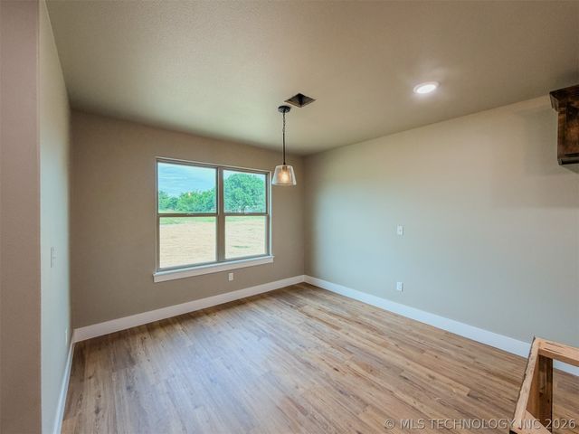 18040 S Vaughn Road, Hulbert, OK 74441