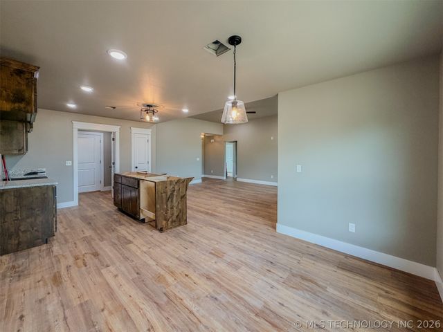 18040 S Vaughn Road, Hulbert, OK 74441