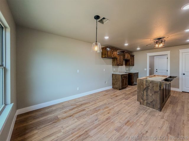 18040 S Vaughn Road, Hulbert, OK 74441