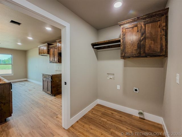 18040 S Vaughn Road, Hulbert, OK 74441