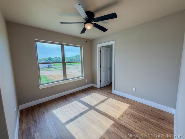 18040 S Vaughn Road, Hulbert, OK 74441