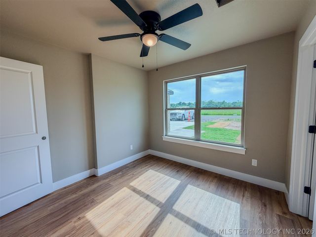 18040 S Vaughn Road, Hulbert, OK 74441