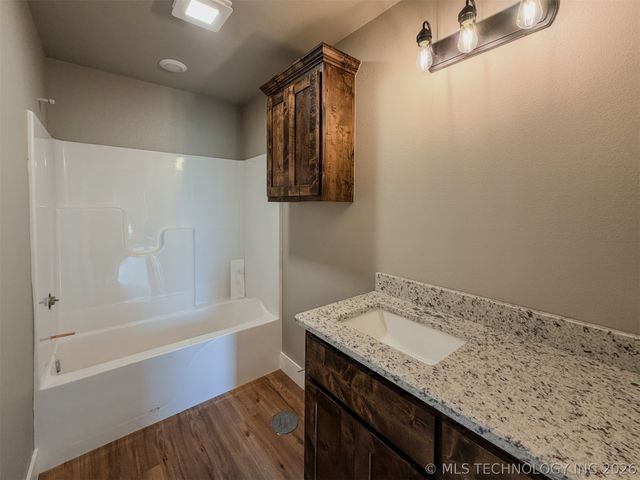 18040 S Vaughn Road, Hulbert, OK 74441