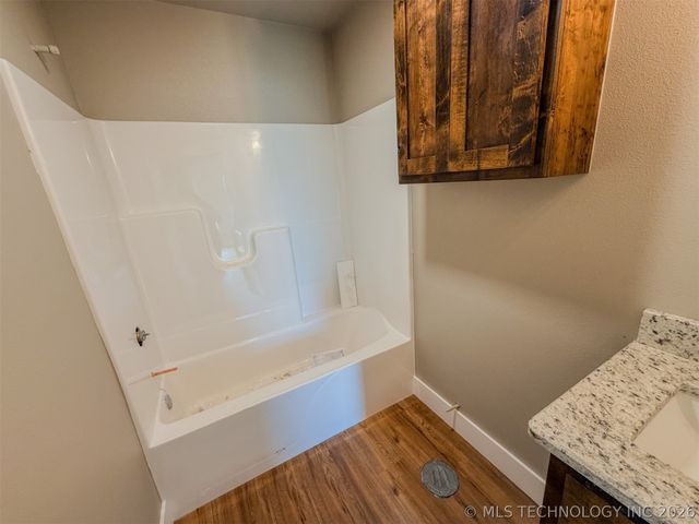 18040 S Vaughn Road, Hulbert, OK 74441